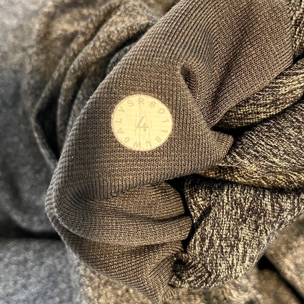 Lululemon Leggings Cropped Gray - Picture 6 of 8